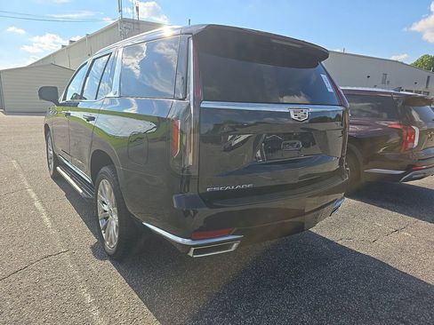 Used 2021 Cadillac Escalade Premium Luxury w/ Performance Package AWD/4WD image 3