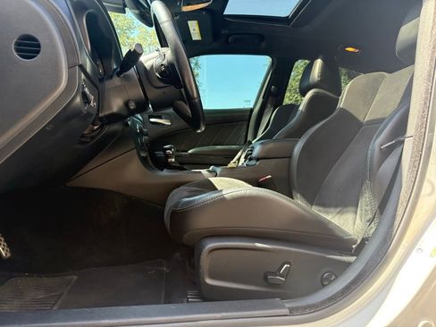 Used 2020 Dodge Charger R/T w/ Plus Group RWD image 9