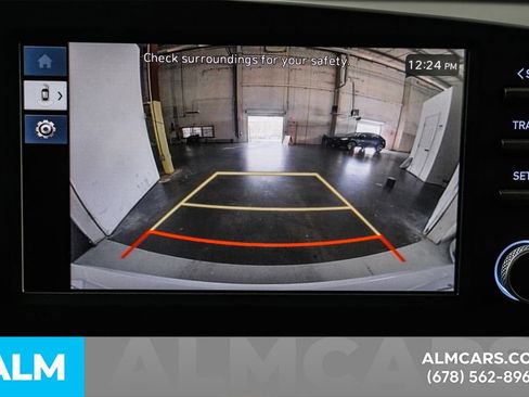 Used 2025 Hyundai Elantra SE image 30