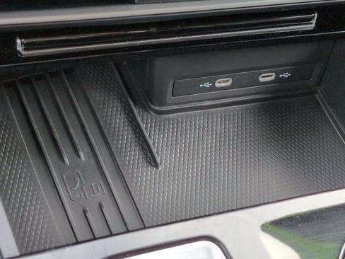 Used 2025 Volkswagen Atlas SE FWD image 20