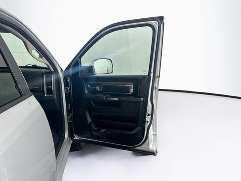 Used 2016 RAM 1500 Laramie AWD/4WD image 30
