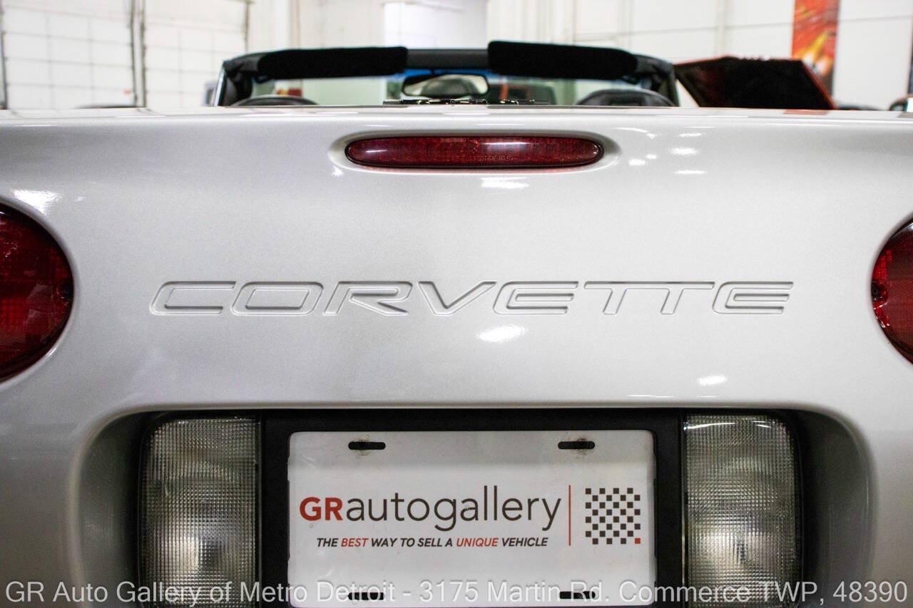 Used 2002 Chevrolet Corvette Convertible w/ Preferred Equipment Group2 RWD image 31