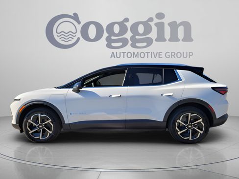 New 2026 Chevrolet Equinox EV LT AWD/4WD image 3