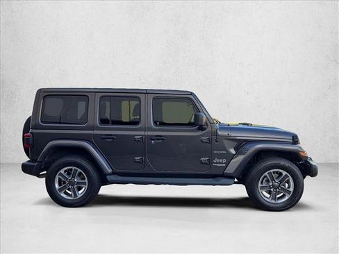 Used 2019 Jeep Wrangler Unlimited Sahara AWD/4WD image 4