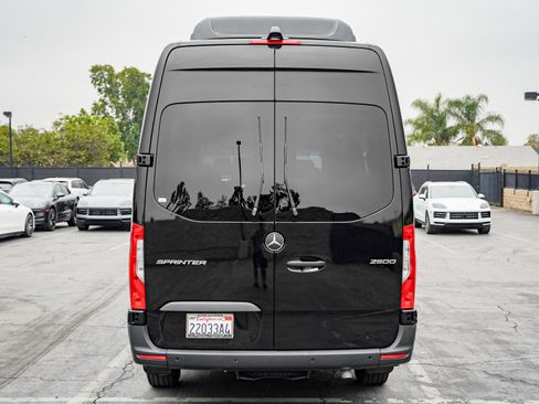 Used 2024 Mercedes-Benz Sprinter 2500 image 7
