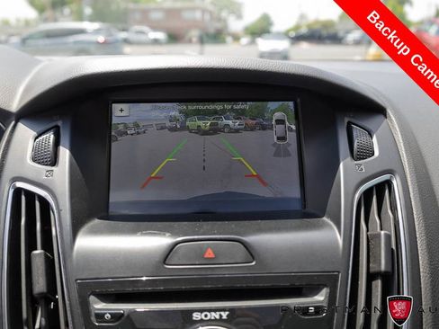 Used 2018 Ford Focus SEL w/ Cold Weather Package FWD image 8