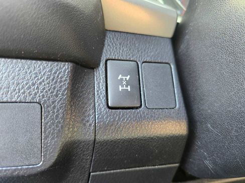Certified 2017 Toyota RAV4 LE AWD/4WD image 29