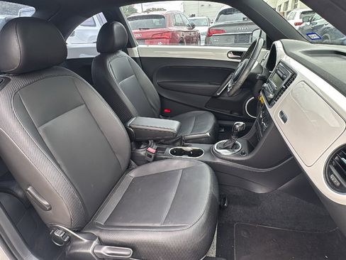 Used 2014 Volkswagen Beetle 2.5 image 24