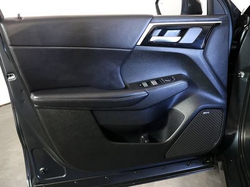 Used 2025 Mitsubishi Outlander SE FWD image 26