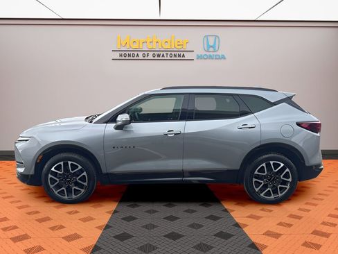 Used 2025 Chevrolet Blazer RS image 2