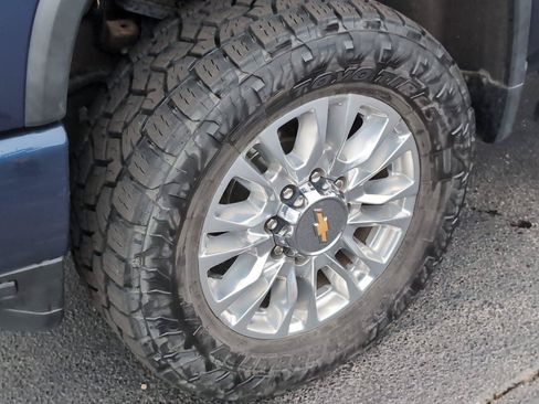 Used 2022 Chevrolet Silverado 2500 High Country w/ LPO, Hitch Package AWD/4WD image 11
