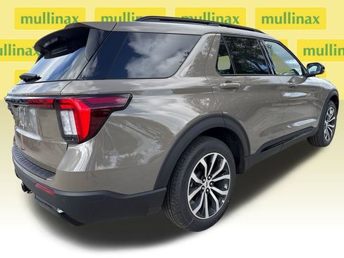 New 2026 Ford Explorer ST-Line image 15