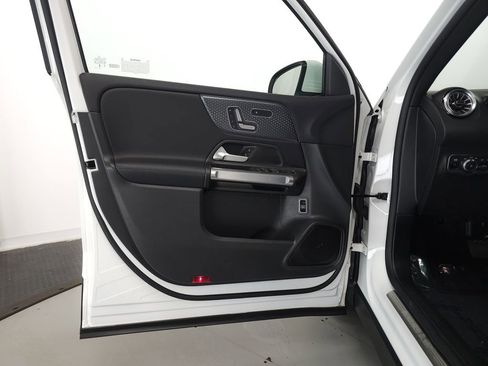 Certified 2026 Mercedes-Benz GLB 250 4MATIC image 5