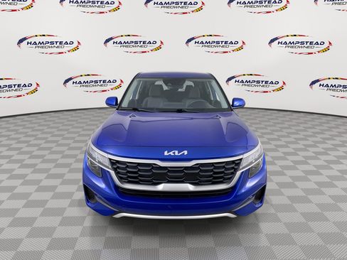 Used 2023 Kia Seltos LX AWD/4WD image 3