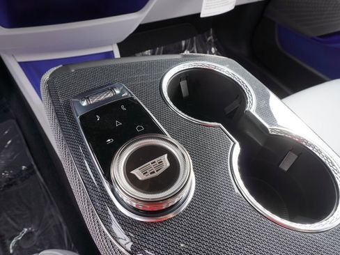 New 2026 Cadillac Optiq Luxury 1 image 18