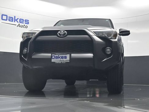 Used 2016 Toyota 4Runner SR5 AWD/4WD image 40