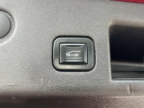 Used 2018 Chevrolet Equinox LT AWD/4WD image 11
