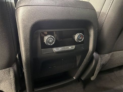 Certified 2025 Chevrolet Traverse LT image 19