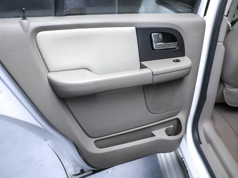 Used 2004 Ford Expedition Eddie Bauer image 17