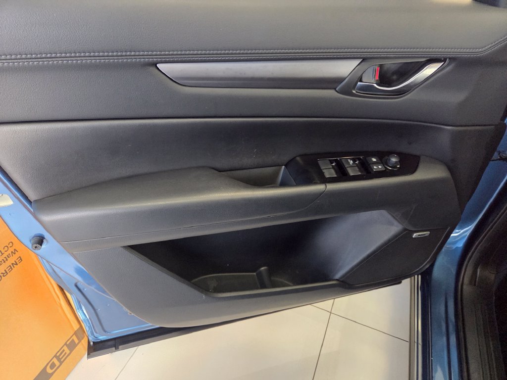 Used 2017 MAZDA CX-5 Touring w/ Preferred Equipment Package FWD image 13