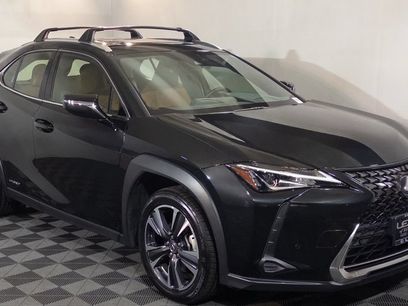 Certified 2022 Lexus UX 250h w/ Accessory Package (Z1)