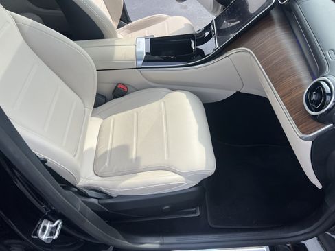 Used 2024 Mercedes-Benz GLC 300 image 35