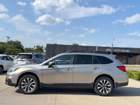 Used 2017 Subaru Outback 2.5i Limited AWD/4WD image 4
