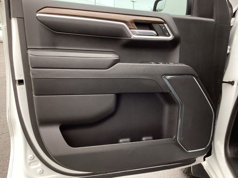 Used 2023 Chevrolet Silverado 1500 LT image 32