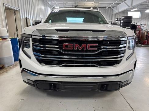 Used 2024 GMC Sierra 1500 SLT AWD/4WD image 31