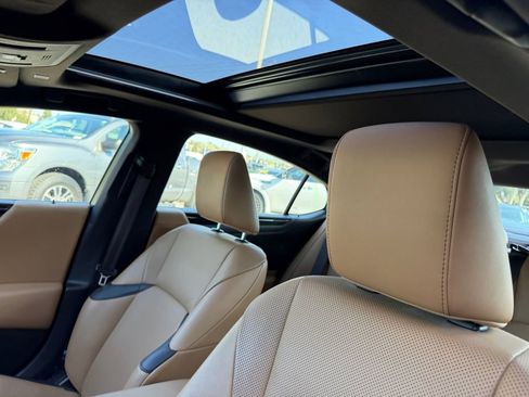 Used 2019 Lexus ES 350 w/ Premium Package image 16