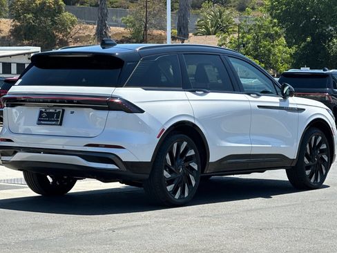 New 2026 Lincoln Nautilus Reserve w/ Jet Appearance Package AWD/4WD image 3