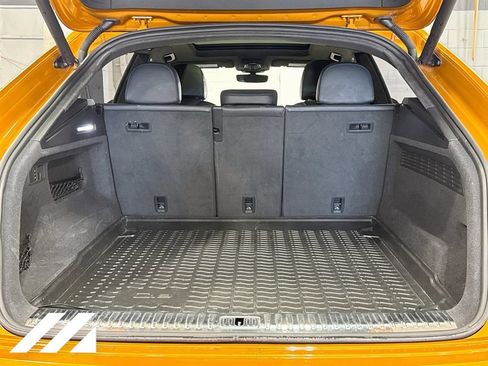 Used 2019 Audi Q8 Prestige w/ Luxury Package AWD/4WD image 28