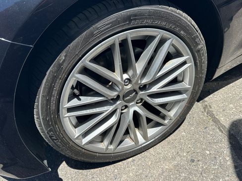 Used 2020 Genesis G70 2.0T w/ Elite Package RWD image 9