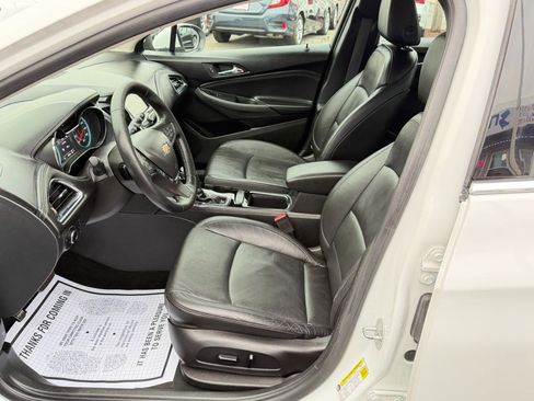 Used 2017 Chevrolet Cruze Premier FWD image 13