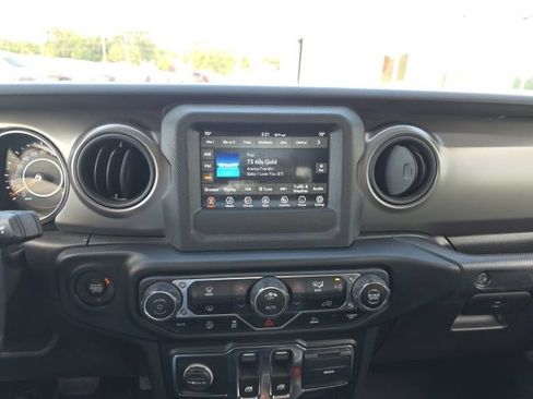Used 2021 Jeep Wrangler Sport AWD/4WD image 13