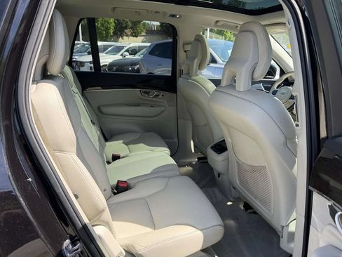 Used 2016 Volvo XC90 T6 Momentum w/ Momentum Plus Package AWD/4WD image 13