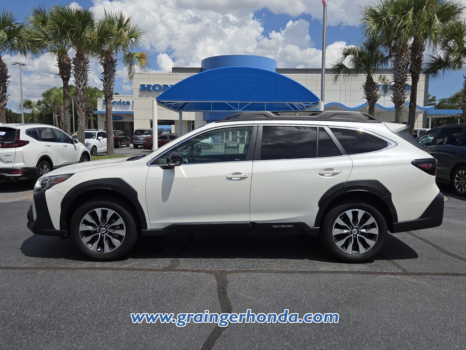 Used 2023 Subaru Outback Limited AWD/4WD image 2