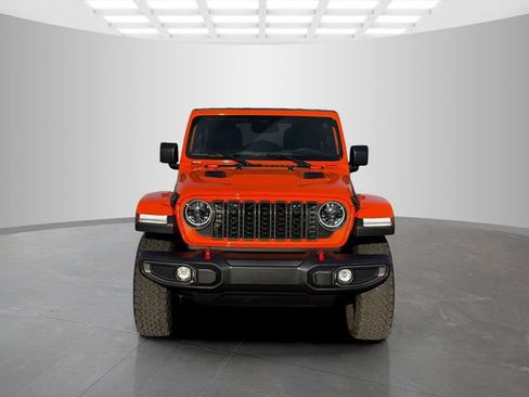Certified 2025 Jeep Wrangler Unlimited Rubicon w/ Convenience Group AWD/4WD image 2