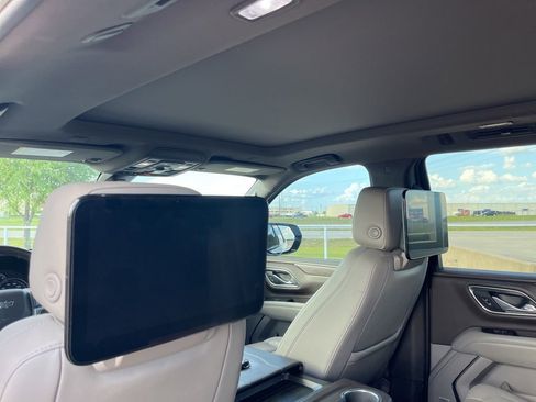 Used 2021 Chevrolet Tahoe Z71 w/ Luxury Package image 10