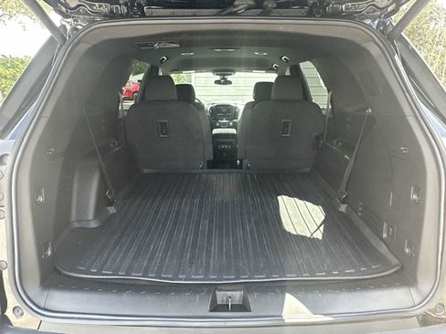 Used 2023 Chevrolet Traverse LT FWD image 25