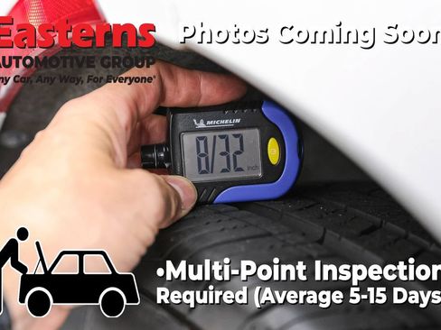 Used 2023 Chrysler Pacifica Touring-L FWD image 30