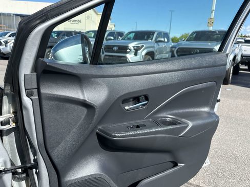 Used 2025 Nissan Versa SV FWD image 19