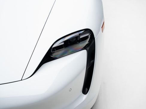 Used 2023 Porsche Taycan w/ Premium Package image 10