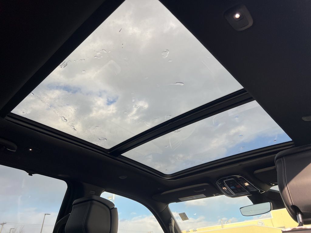 New 2026 Jeep Grand Wagoneer Summit AWD/4WD image 16