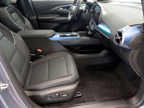 Used 2024 Chevrolet Equinox EV LT image 30