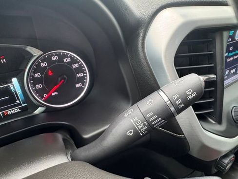 Used 2018 GMC Acadia SLT w/ LPO, Protection Package image 12