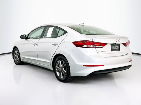 Used 2017 Hyundai Elantra SE FWD image 5