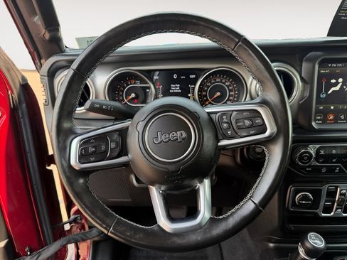 Used 2021 Jeep Gladiator Overland AWD/4WD image 12