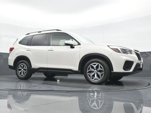 Used 2021 Subaru Forester Premium image 23