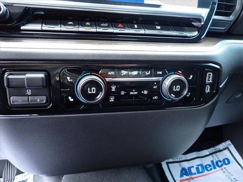 Used 2025 Chevrolet Silverado 1500 LT AWD/4WD image 20